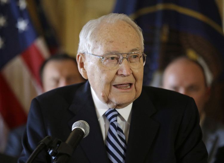 Tom Perry (politician) Topranking Mormon leader L Tom Perry dies from cancer LA Times