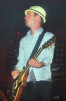 Tom Thacker (musician) httpsuploadwikimediaorgwikipediacommonsthu