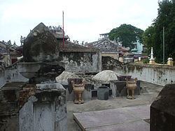 Tomb of Lê Văn Duyệt httpsuploadwikimediaorgwikipediacommonsthu