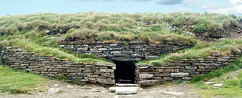 Tomb of the Eagles wwworkneyjarcomhistoryisbisterentrancejpg