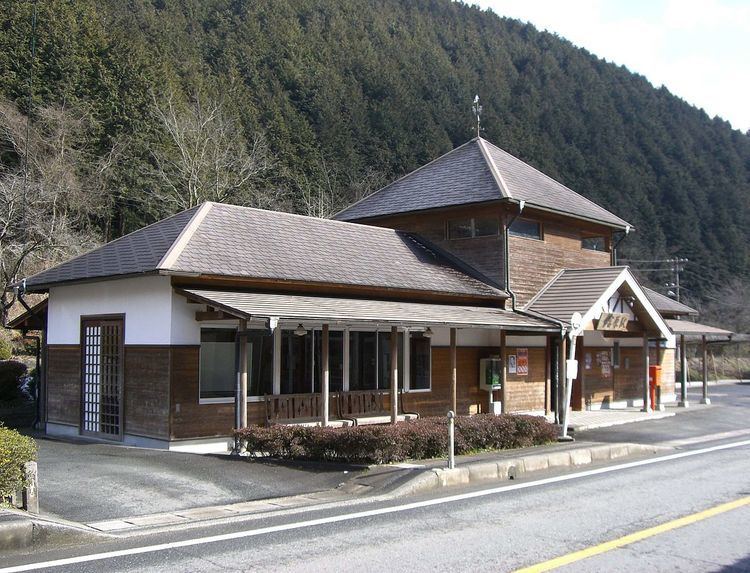 Tomihara Station