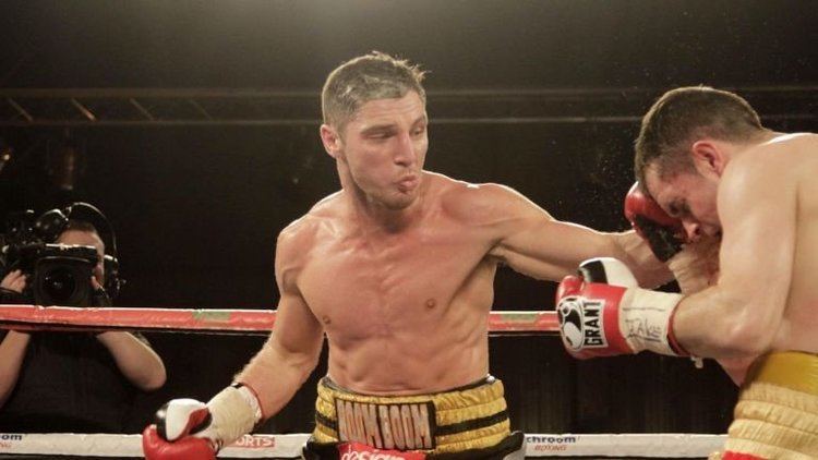Tommy Coyle (boxer) Tommy Coyle knocks out Michael Katsidis in second round in