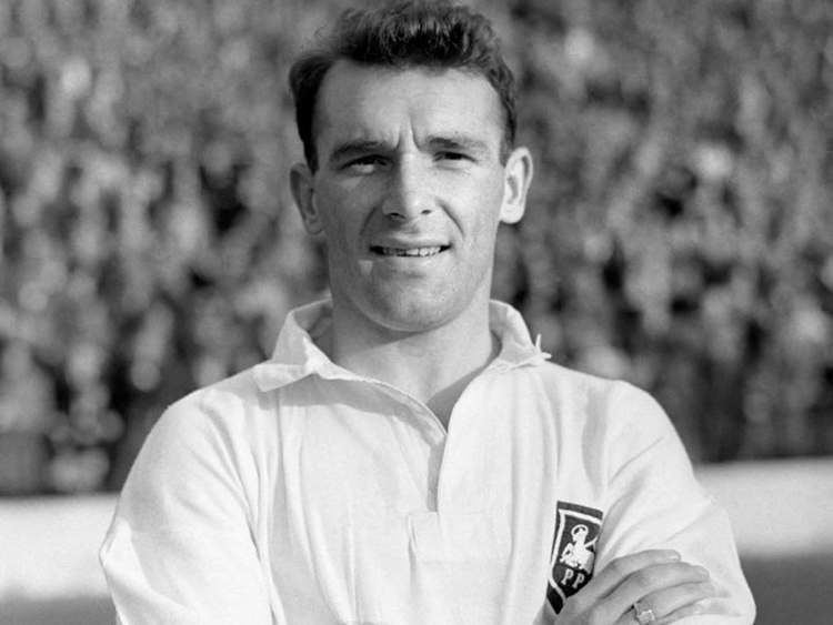 Tommy Thompson (footballer, born 1938) Tommy Thompson Striker whose partnership with Tom Finney made