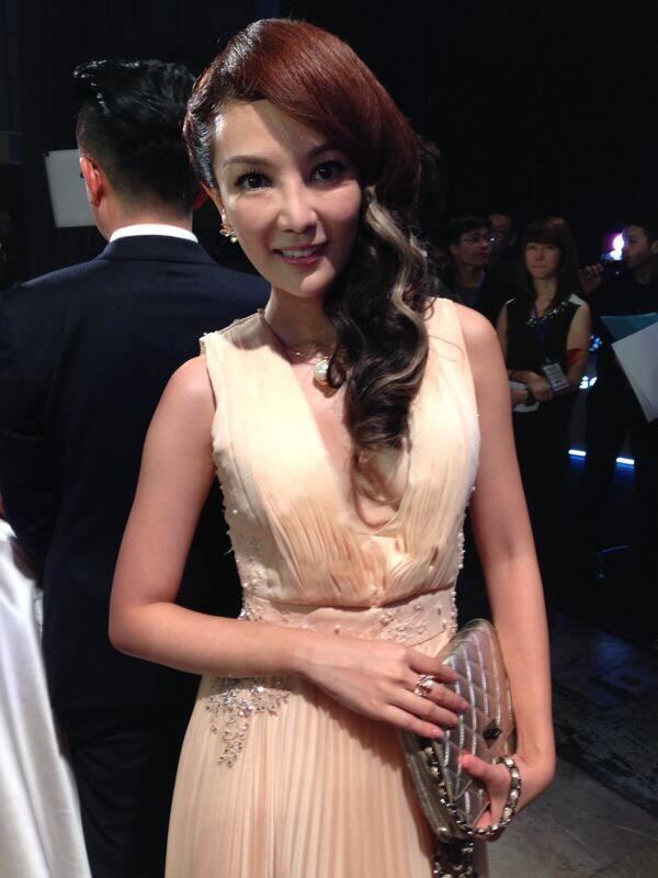 Tong Bing Yu Tong Bing Yu Star Awards 2014 curls with highlight Daily Vanity