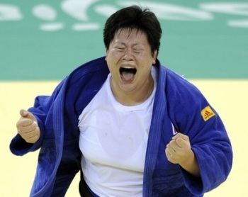 Tong Wen Gentle Judo Captain Tong Wen All China Women39s Federation