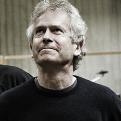 Tony Banks (musician) httpspbstwimgcomprofileimages1987637469to