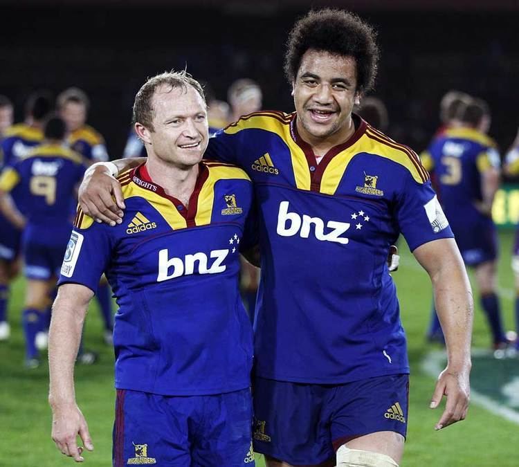 Tony Brown (rugby union) The Highlanders Tony Brown and Nasi Manu celebrate victory over the