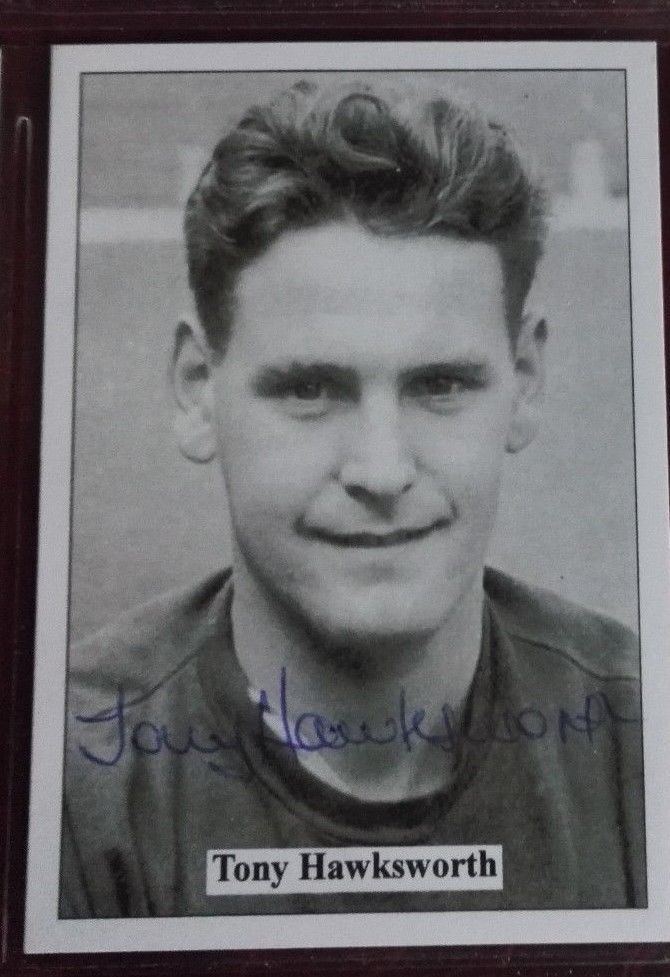 Tony Hawksworth MANCHESTER UNITED TONY HAWKSWORTH 1950S NO 18 SIGNED CARD SC