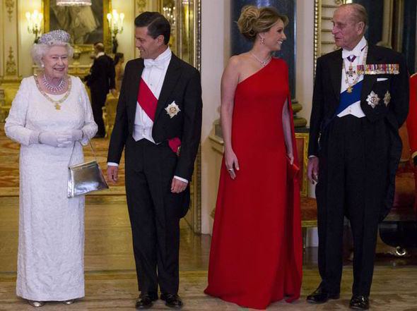 Tony Johnstone-Burt The Queen hails UK and Mexico as 39natural partners39 at banquet with