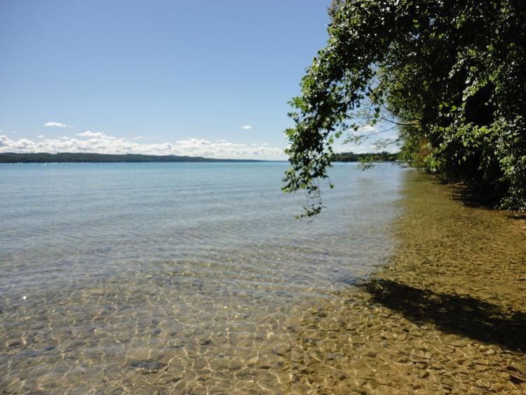 Torch Lake Township, Antrim County, Michigan httpsthumbstruliacdncompicturesthumbs6ps