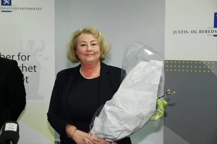 Toril Marie Øie Hun er landets frste kvinnelige hyesterettsjustitiarius DNno