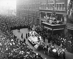 Toronto Santa Claus Parade httpsuploadwikimediaorgwikipediacommonsthu
