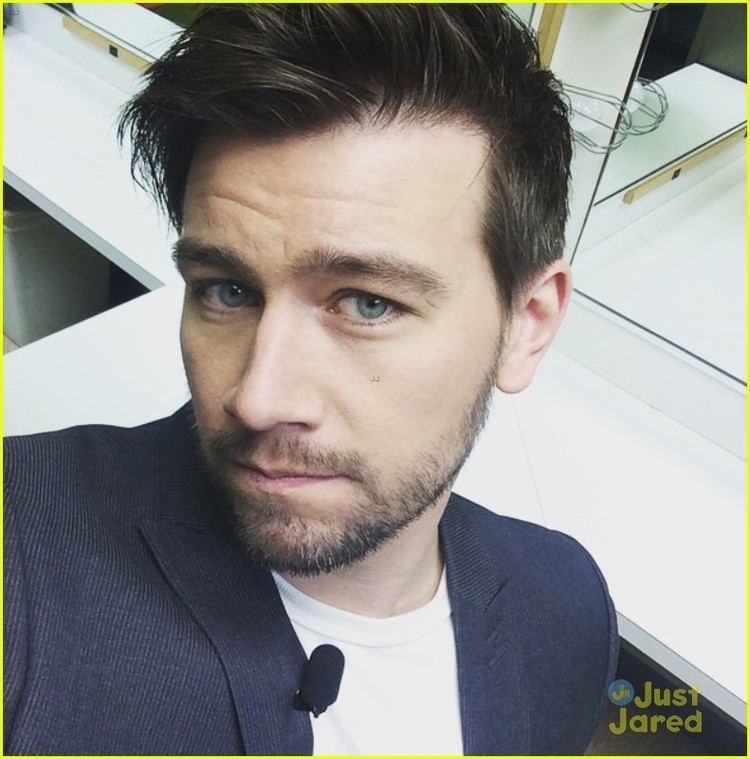Torrance Coombs Torrance Coombs Goes Shirtless for First Day on Reign Season Three