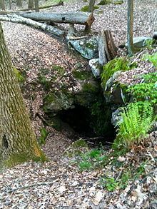 Tory's Cave (New Milford, Connecticut) httpsuploadwikimediaorgwikipediacommonsthu