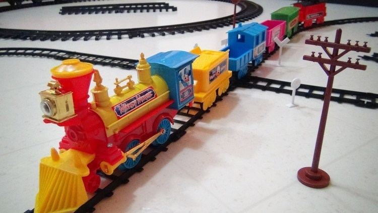Toy train DISNEY TOY TRAIN PLAYSET YOUTUBE VIDEO REVIEW BY MITCH SANTONA YouTube