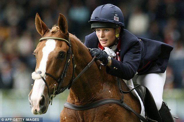 Toytown (horse) Zara Phillips breaks down in tears as she retires beloved horse