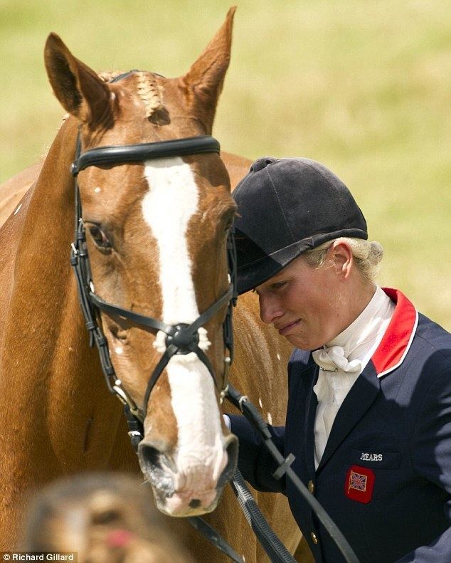 Toytown (horse) Zara Phillips breaks down in tears as she retires beloved horse
