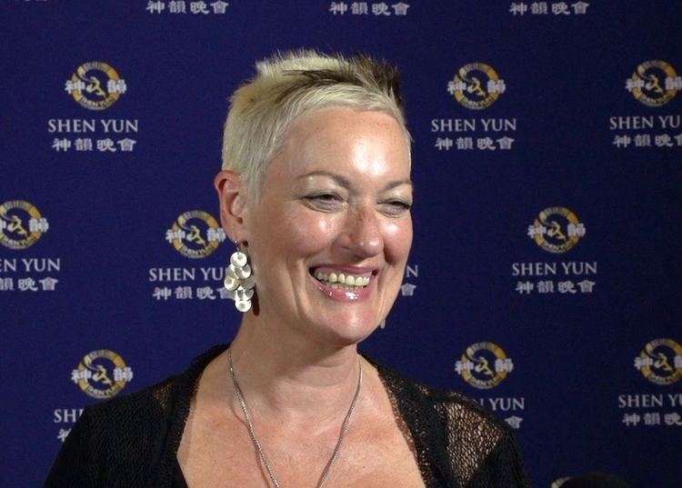 Tracy Bartram Tracy Bartram Says Shen Yun Is 39Totally Divine39 Video
