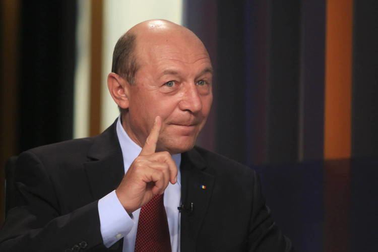 Traian Băsescu Traian Bsescu Dragnea vorbeti cu tupeu despre lovitura de stat