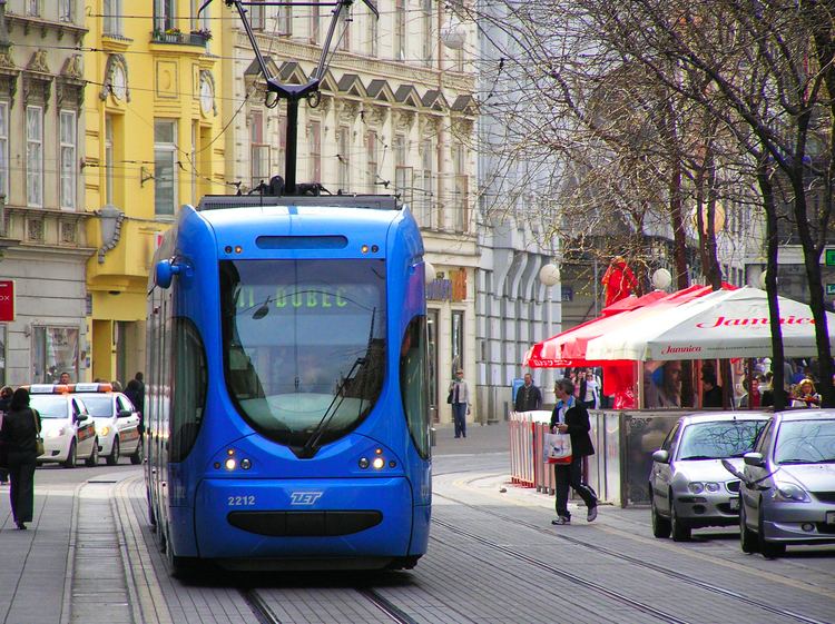 Trams in Zagreb FileZagreb tram 25jpg Wikimedia Commons