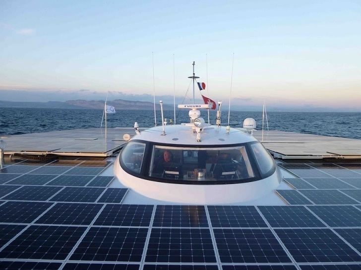 Tûranor PlanetSolar Tranor PlanetSolar World39s Largest SolarPowered Boat Sets