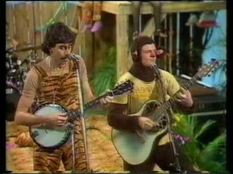 Trazan & Banarne Trazan Banarne Alpjoddel 1982 YouTube