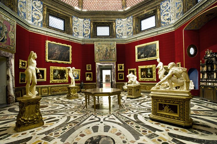 Tribuna of the Uffizi Tribuna degli Uffizi virtual tour Tuscany Arts Art history
