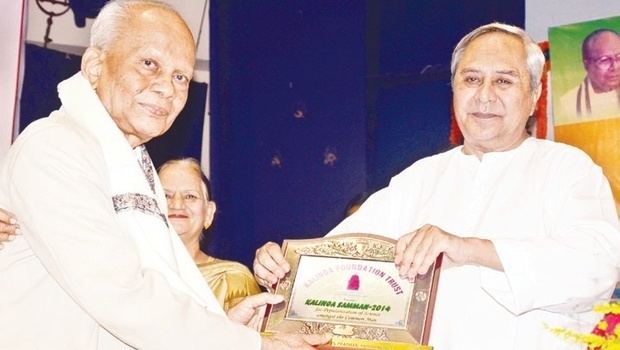 Trilochan Pradhan Physicist Trilochan Pradhan gets Kalinga Samman award Current