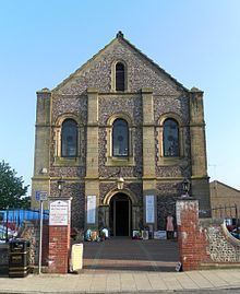 Trinity Congregational Church, Arundel httpsuploadwikimediaorgwikipediacommonsthu