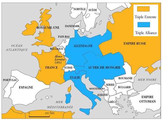 A map showing the different countries belonging to Triple Alliance (Blue) and Triple Entente (Yellow) in 1882. Also, each color denotes a country belonging to either Triple Alliance or Triple Entente. Countries belonging to Triple Alliance are Germany (Allemagne), Austria-Hungary (Autriche-Hongrie), and Italy (Italie). Countries belonging to Triple Entente are United Kingdom (Royaume-Uni), France, Alsace (Alsace-Lorraine, 1871, a French region in northeastern France), and the Russian Empire (Empire Russe). And white represents the neutral countries, namely, Norway (Norvege), Sweden (Suede), Denmark (Danemark), Netherlands (Pays-Bas), Belgium (Belgique), Switzerland (Suisse), Romania (Roumanie), Serbia (Serbie), Bulgaria (Bulgarie), Montenegro, Albania (Albanie) Greece (Grece), and the Ottoman Empire. Gray color represents the oceans surrounding those countries, namely, Atlantic Ocean (Ocean Atlantique), Mediterranean (Mer Mediterranee), and the Black Sea (Mer Noire).