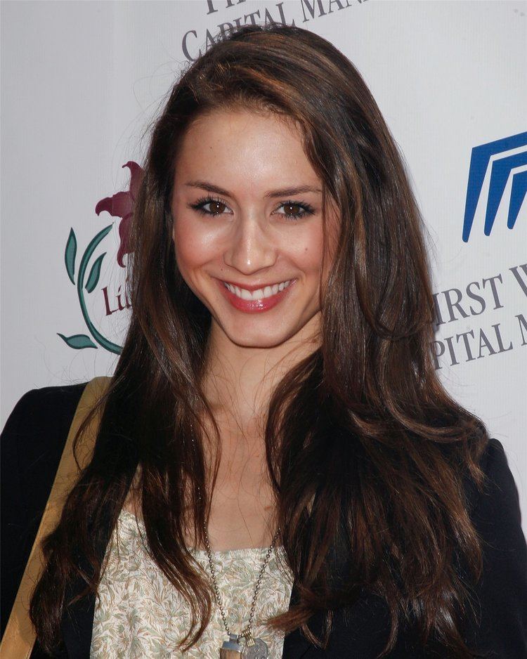 Troian Bellisario Troian Avery Bellisario photo 24 of 739 pics wallpaper photo