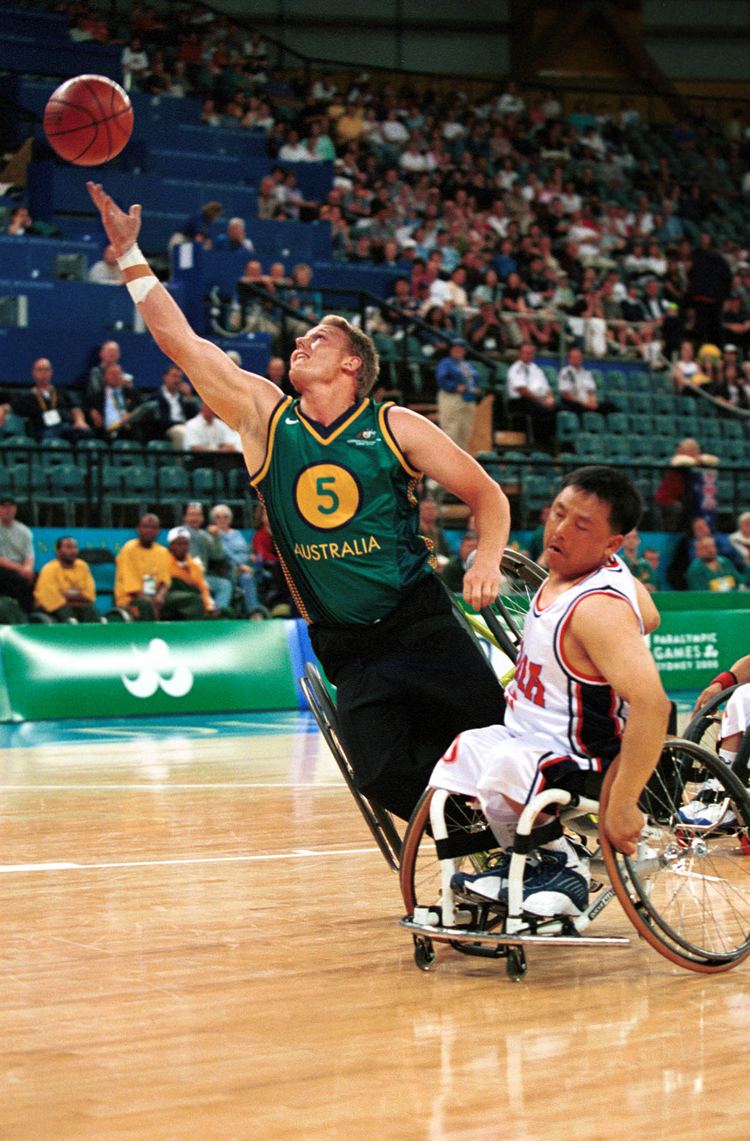Troy Sachs File221000 Wheelchair basketball Troy Sachs dives 3b 2000