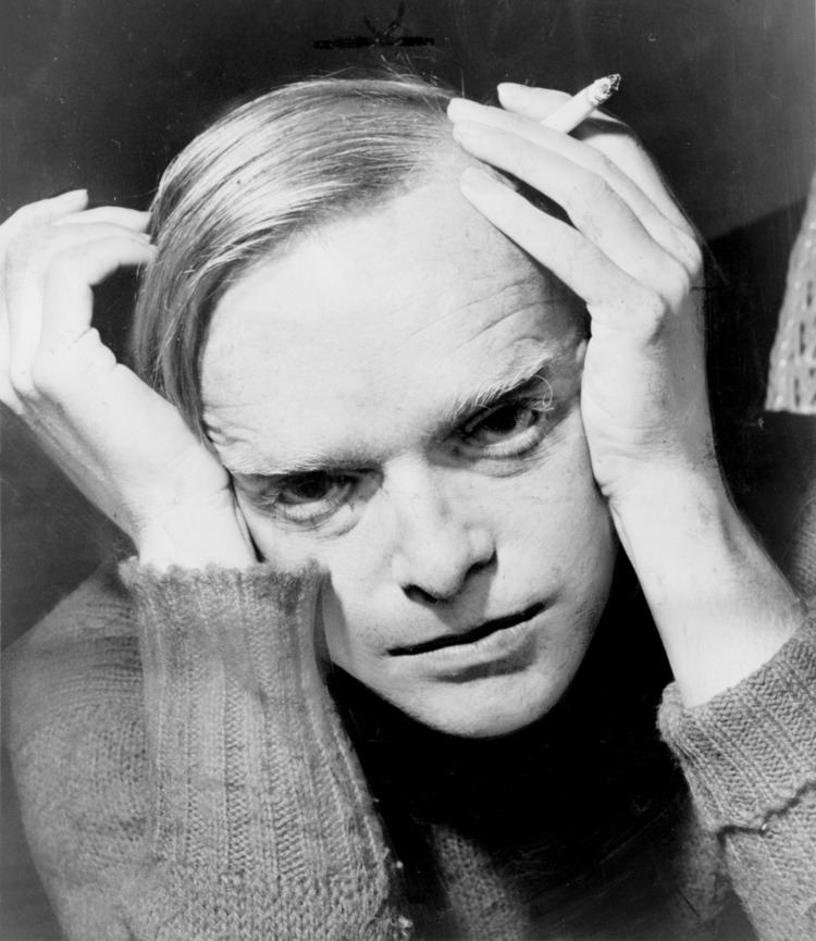 Truman Capote httpsuploadwikimediaorgwikipediacommonsbb