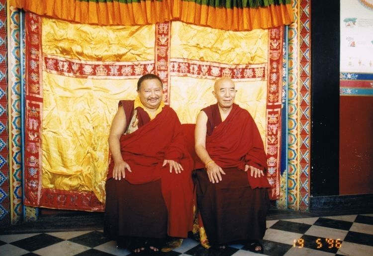 Tsikey Chokling Rinpoche HE Tsikey Chokling Rinpoche generoulsy supports the Benchen