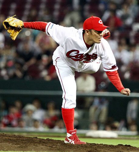 Tsuyoshi Kikuchihara Tsuyoshi Kikuchihara Hiroshima Toyo Carp NPB Pinterest Baseball