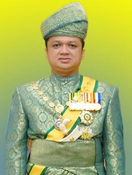 Tuanku Syed Faizuddin Putra Jamalullail Netty Royal