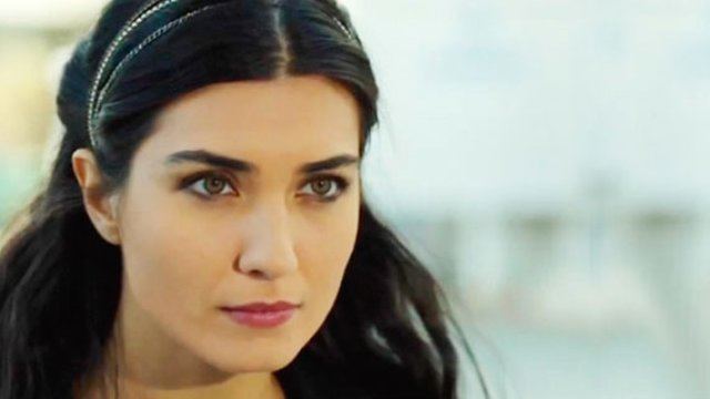 Tuba Büyüküstün Tuba Bykstn Ka Kilo Boyu Ka Nereli Ka Yanda Sevgilisi