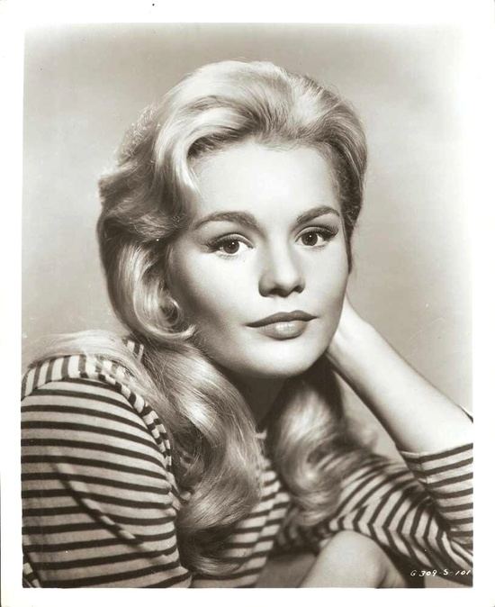 Tuesday Weld 19 Dreamy Photos Of Forgotten Style Icon Tuesday Weld