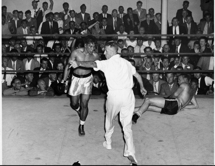 Tuna Scanlan the Late Tuna Scanlan in a boxing match back in his hey days against