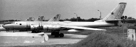Tupolev Tu-95LAL httpsuploadwikimediaorgwikipediaen113Tu1