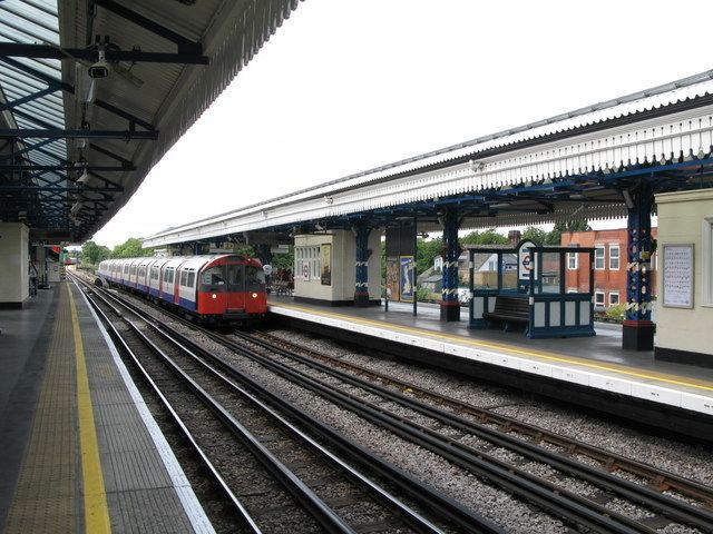 Turnham Green tube station