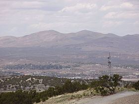 Twin Peaks (Nevada) httpsuploadwikimediaorgwikipediacommonsthu