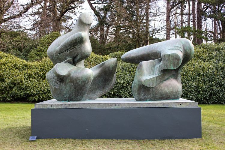 Two-Piece Reclining Figure: Points Two Piece Reclining Figure Points Henry Moore 196970 Flickr