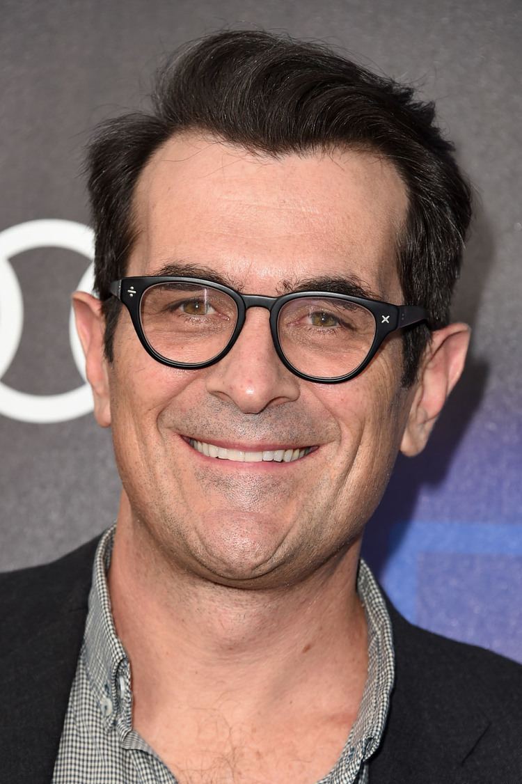 Ty Burrell Modern Family39s39 Ty Burrell Inks Development Pact With