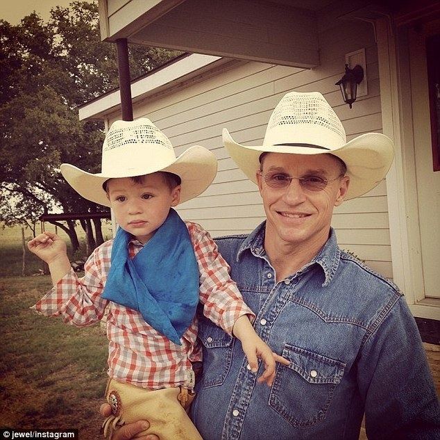 Ty Murray Jewel shares photo of estranged husband Ty Murray and their son Kase