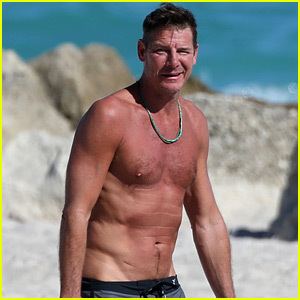 Ty Pennington Extreme Makeovers Ty Pennington Goes Shirtless Puts Toned Body on