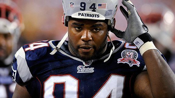 File:Ty-Warren 8-28-09 Patriots-vs-Redskins.jpg - Wikipedia