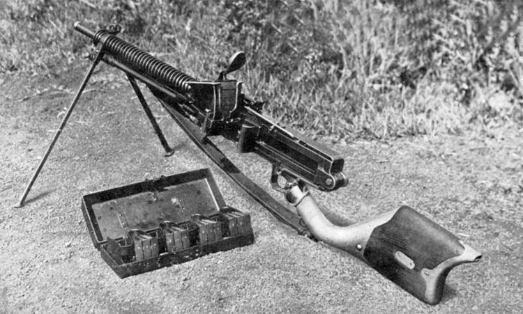 Type 11 light machine gun