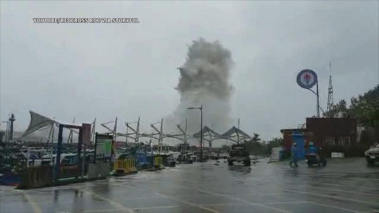 Typhoon Meranti Super Typhoon Meranti Sends Massive Waves Crashing Into Taiwan ABC
