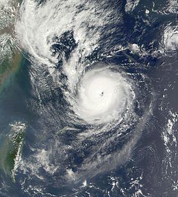 Typhoon Nari (2001) httpsuploadwikimediaorgwikipediacommonsthu